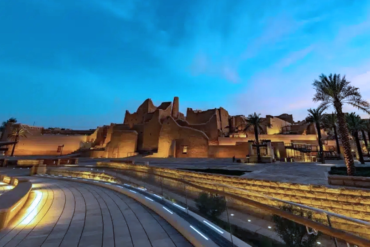 الأبراج التجارية والسكنية