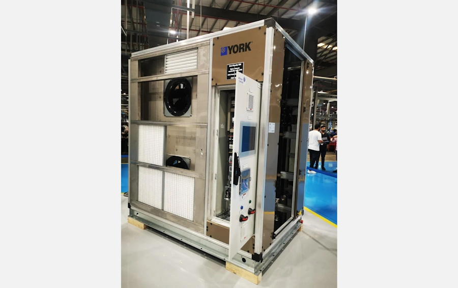 Cold Wall Yma Min الجدار